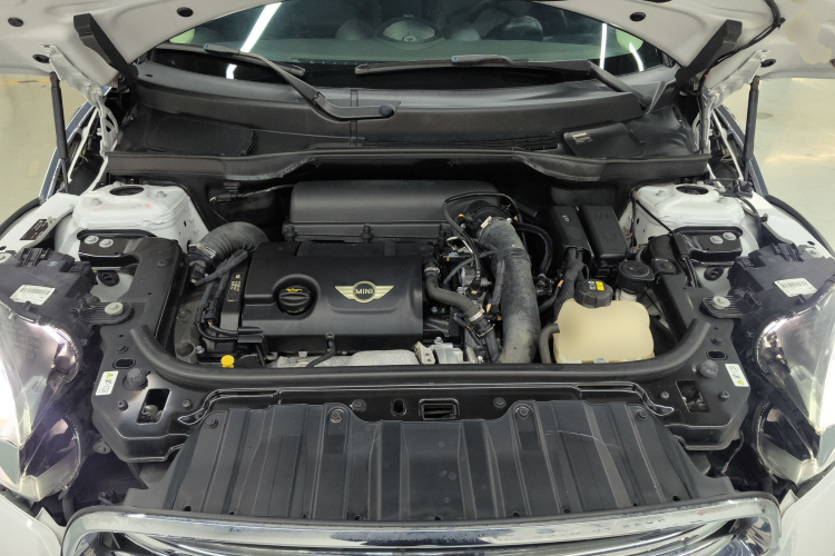 MINI Countryman 2014款 1.6T COOPER ALL4 Excitement机舱底盘24
