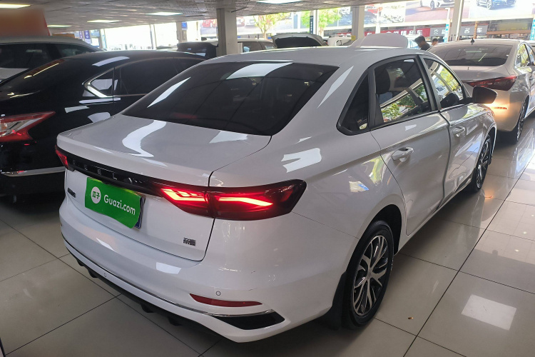 吉利汽车 帝豪 2023款 第4代冠军版 1.5L CVT豪华型车身外观7