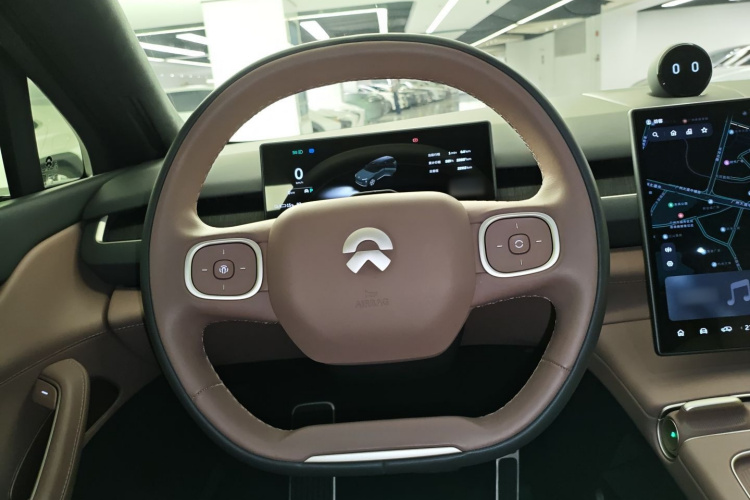 蔚来ES8 2024款 100kWh 签名版中控内饰13