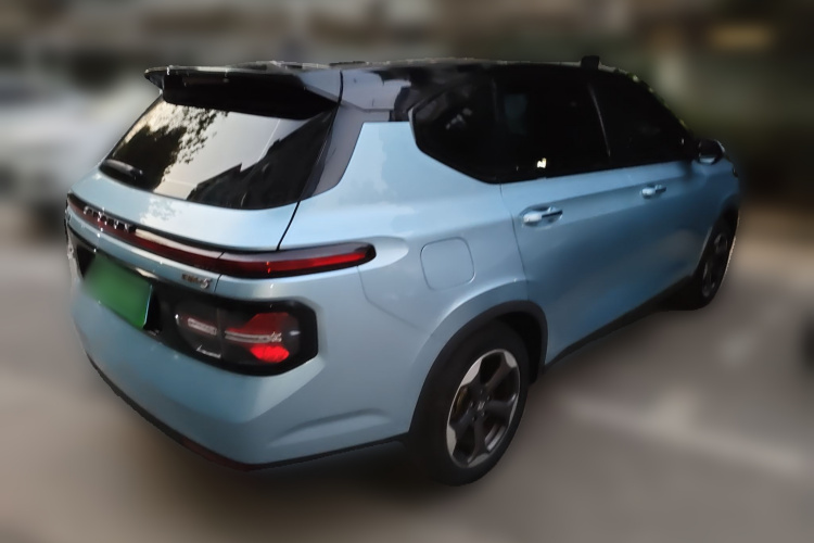 宝骏RM-5 2019款 1.5T CVT 24小时在线尊贵型 6座车身外观7