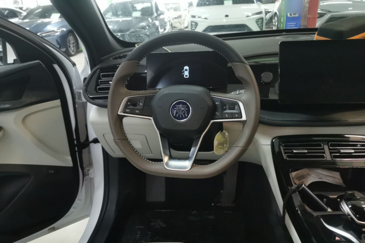 比亚迪 秦PLUS 2024款 荣耀版 DM-i 55KM领先型中控内饰13