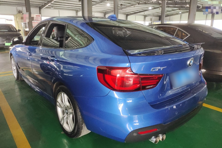 宝马3系GT 2020款 320i M运动套装车身外观6005