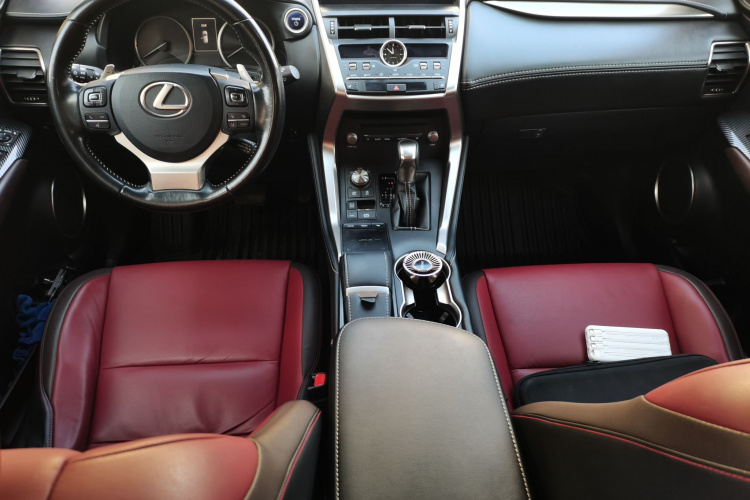 雷克萨斯NX 2017款 300h 前驱 锋尚版中控内饰12