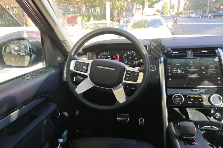 路虎 发现 2021款 360PS R-Dynamic S中控内饰13