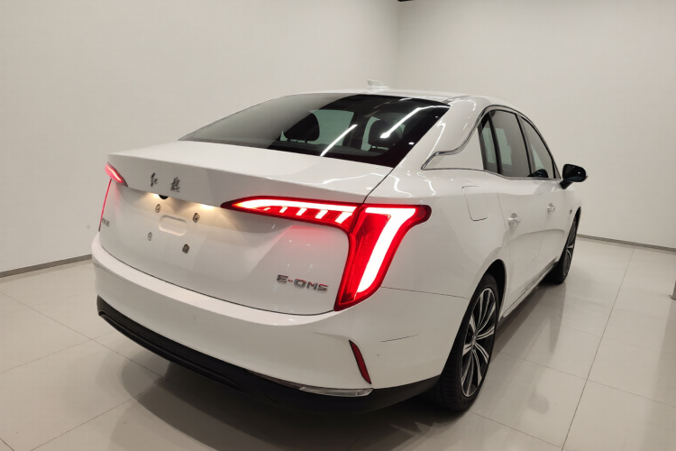 红旗E-QM5 2024款 450km 出行版车身外观7