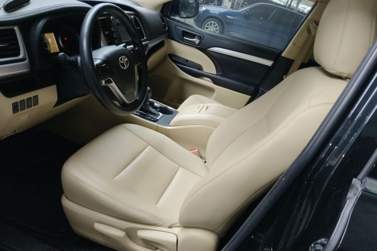 丰田 汉兰达 2021款 2.0T 四驱精英版 7座中控内饰19