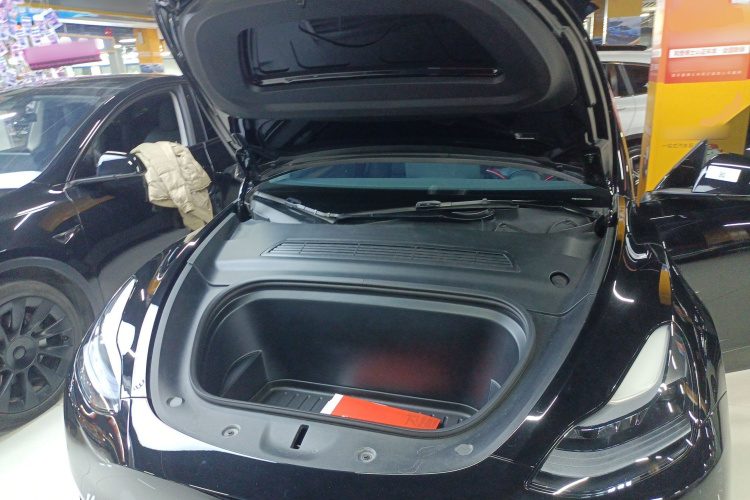 特斯拉 Model Y 2022款 改款 后轮驱动版机舱底盘24