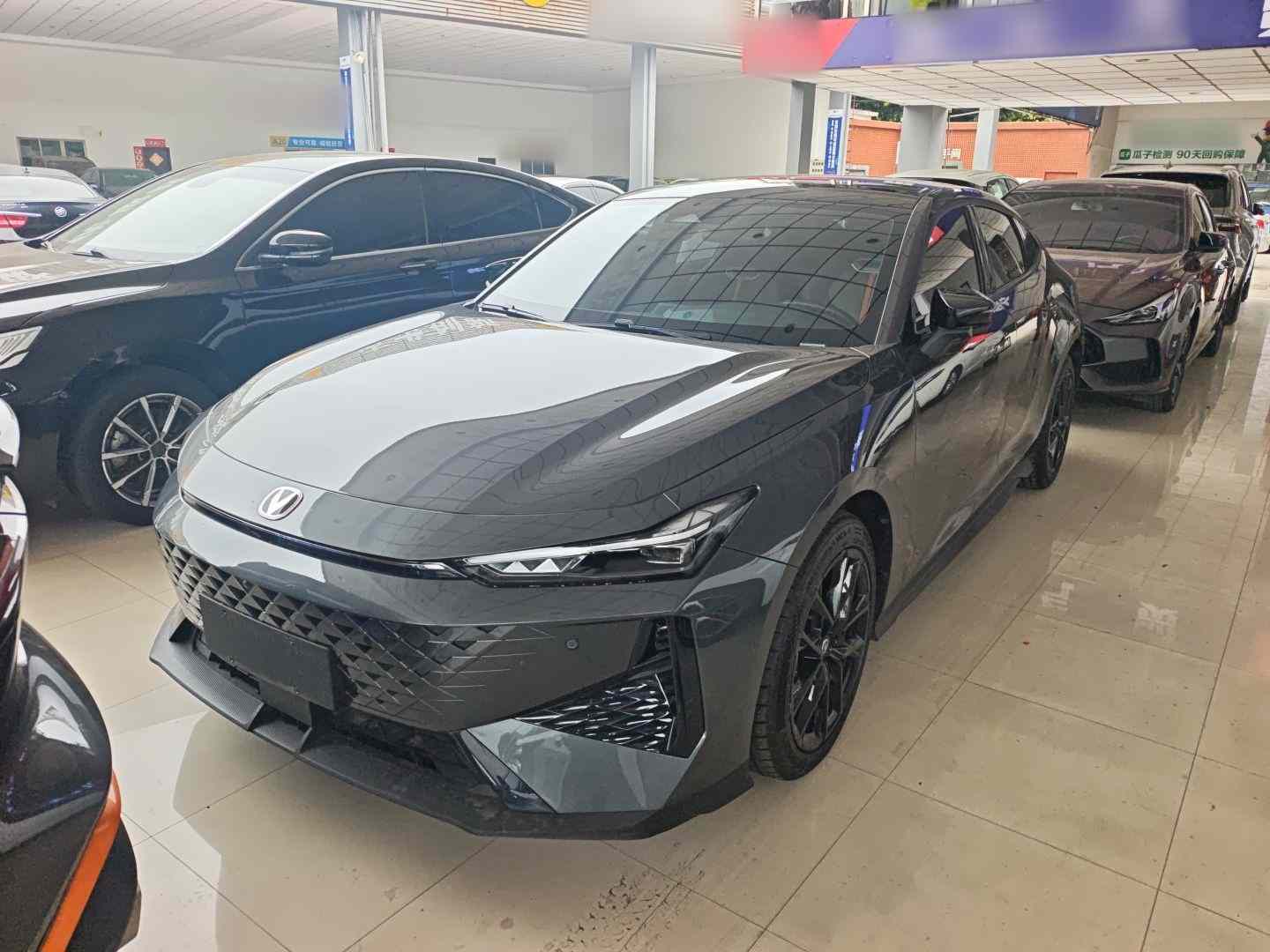 长安UNI-V 2024款 1.5T 尊贵型(2)