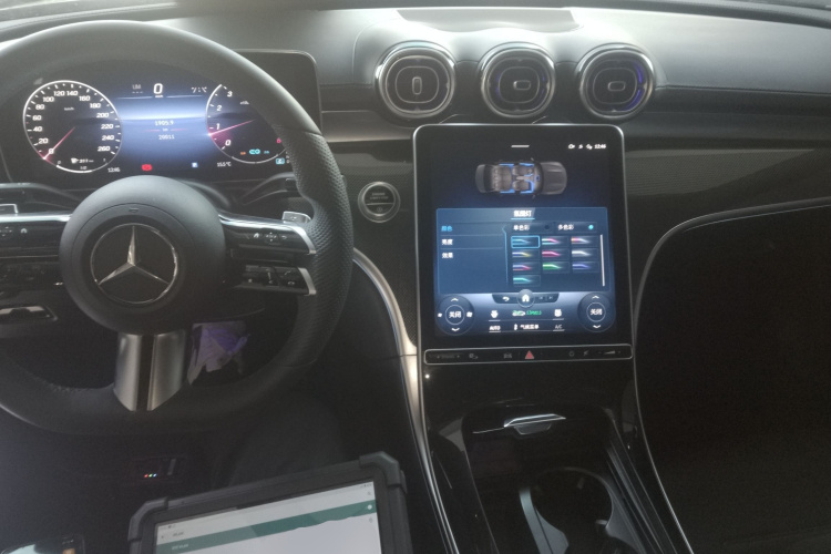 奔驰C级 2022款 C 260 L 运动版中控内饰12