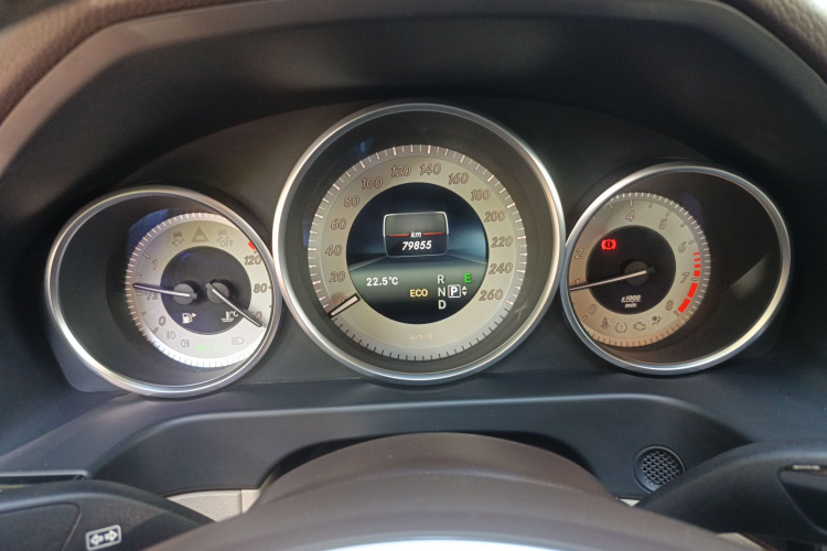 奔驰E级 2015款 E 260 L 运动型局部细节14