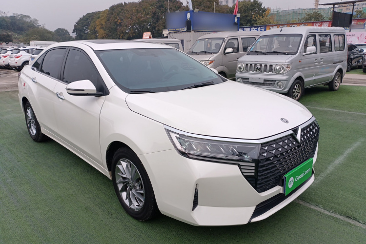 启辰D60 2021款 PLUS 1.6L XL CVT悦领版车身外观3