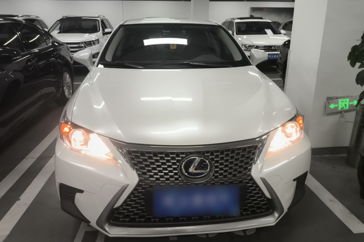 雷克萨斯CT 2017款 CT200h 精英版 单色 国V车身外观2