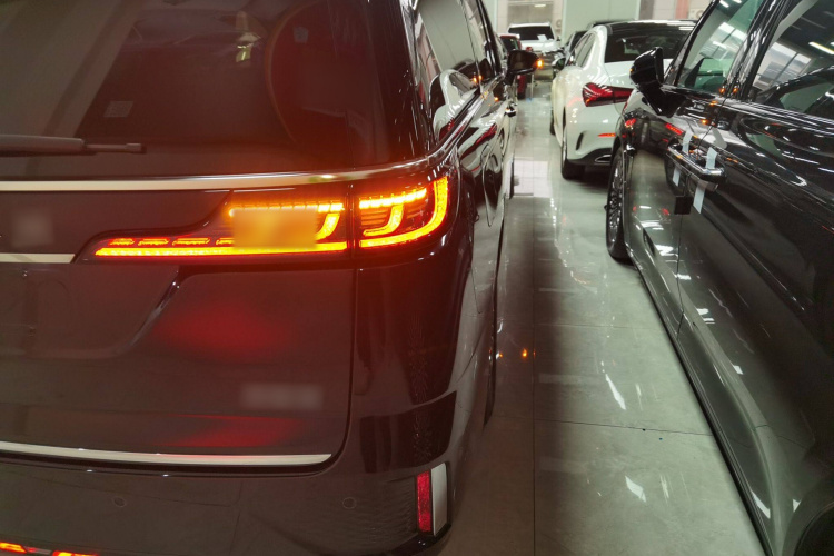 岚图汽车 岚图梦想家 2024款 PHEV 超长续航旗舰版车身外观6006