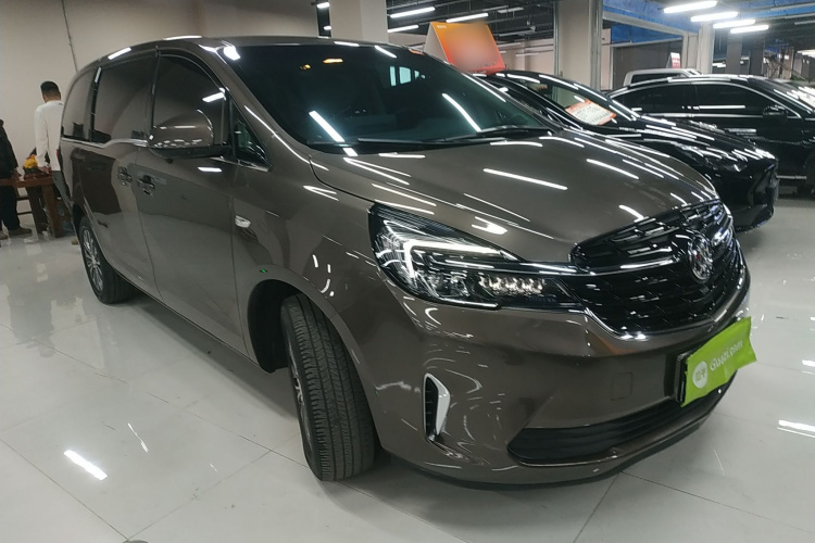 别克GL8 2022款 陆上公务舱 652T 舒适型车身外观3