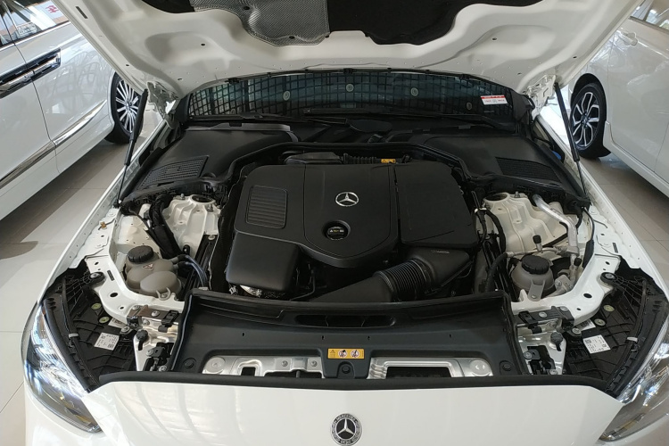 奔驰C级 2023款 C 260 L 运动版机舱底盘24