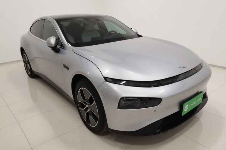 小鹏P7 2023款 P7i 702 Pro车身外观3