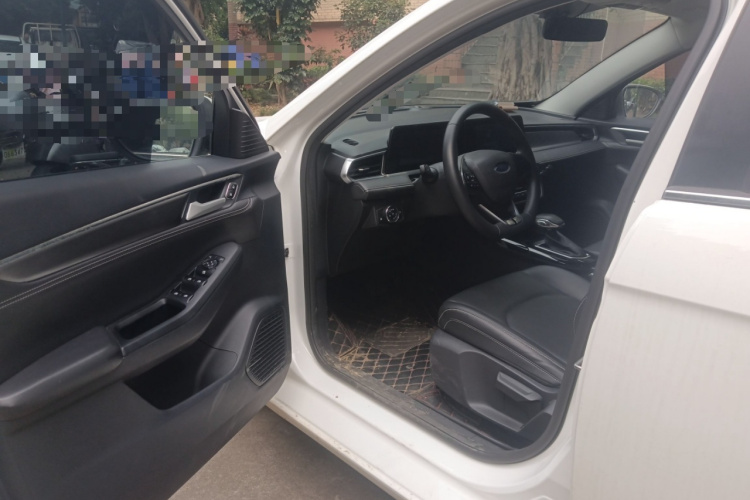 福特 福睿斯 2021款 1.5L 自动钻石版中控内饰20