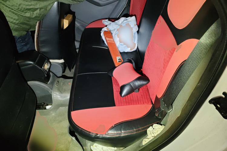 福特 福克斯 2013款 两厢经典 1.8L 手动基本型中控内饰21