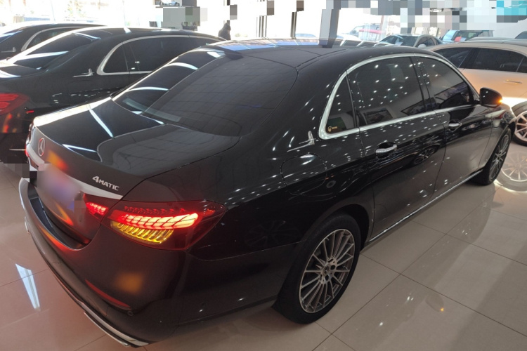 奔驰E级 2021款 改款 E 260 L 4MATIC车身外观7
