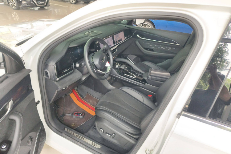 吉利汽车 星越L 2024款 2.0TD 高功自动两驱天际版中控内饰7003