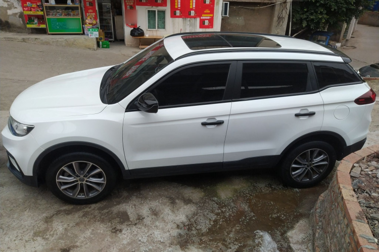 吉利汽车 博越 2021款 百万款 1.8TD DCT两驱舒适型车身外观4