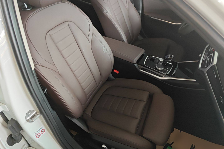 宝马3系 2022款 320Li M运动套装中控内饰41