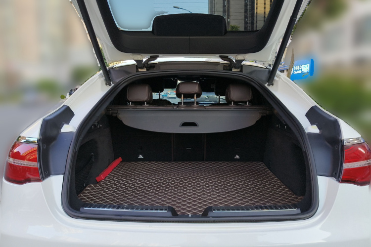 奔驰GLC轿跑 2017款 GLC 200 4MATIC 轿跑SUV中控内饰23