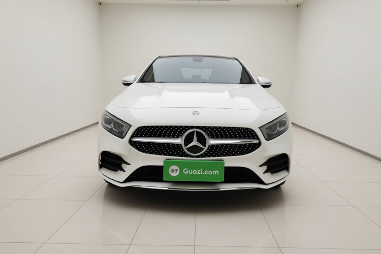 奔驰A级 2020款 A 200 L 运动轿车车身外观2