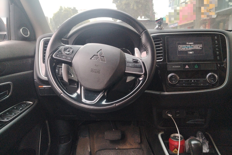 三菱 欧蓝德 2020款 2.4L 四驱致享版 7座局部细节13