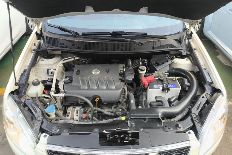 日产 逍客 2015款 2.0XL 酷火 CVT 2WD机舱底盘24