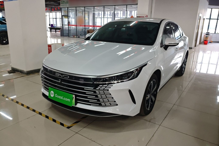 比亚迪 驱逐舰05 2024款 荣耀版 DM-i 120KM 豪华型车身外观4