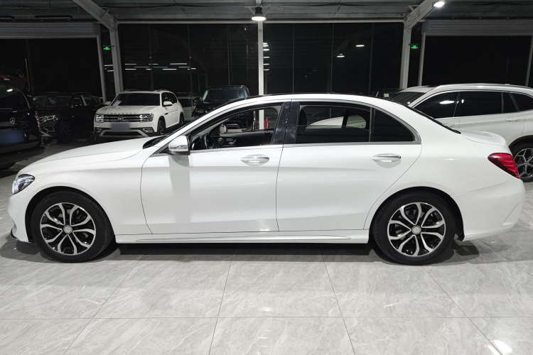 奔驰C级 2015款 改款 C 200 L 运动型车身外观6003