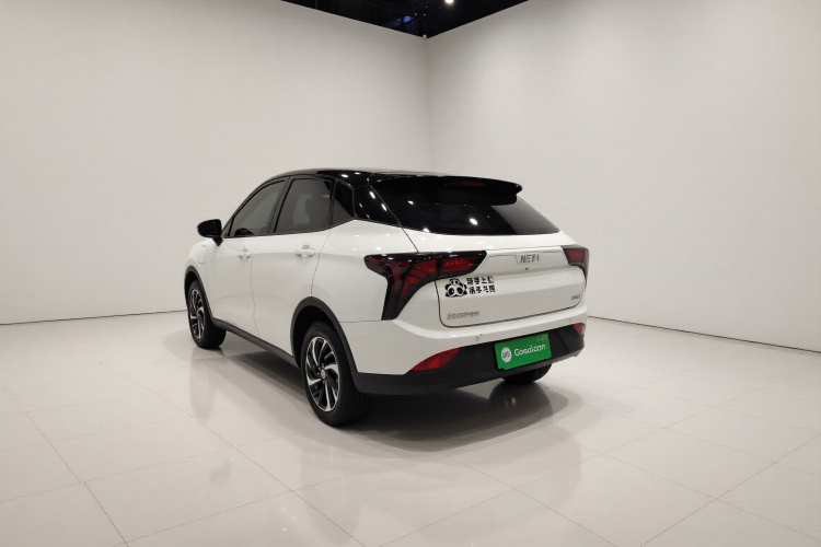 哪吒汽车 哪吒V 2022款 潮 300 Lite 磷酸铁锂车身外观5