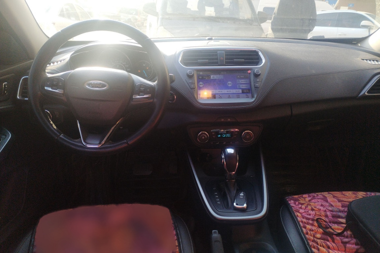 福特 福睿斯 2019款 改款 1.5L 自动悦享型 国VI中控内饰7002