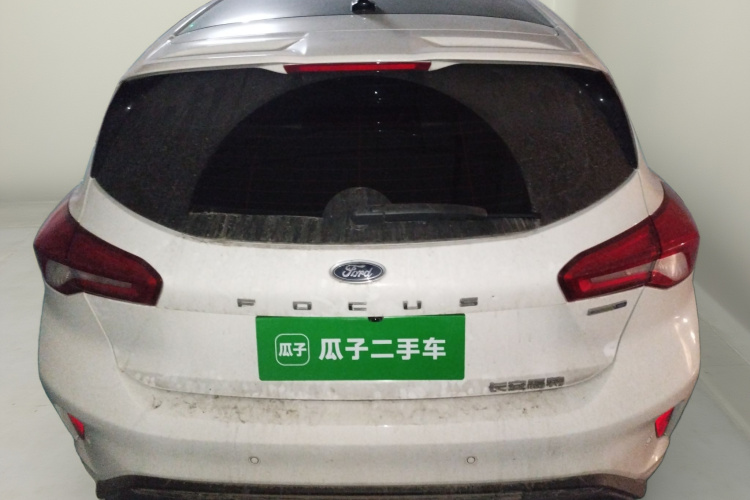 福特 福克斯 2022款 两厢 EcoBoost 180 自动ST Line车身外观6