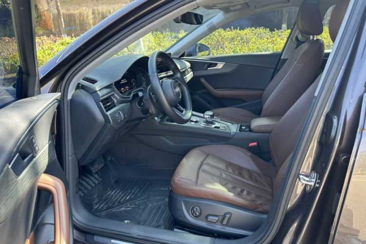 奥迪A4L 2017款 45 TFSI quattro 风尚型中控内饰7014