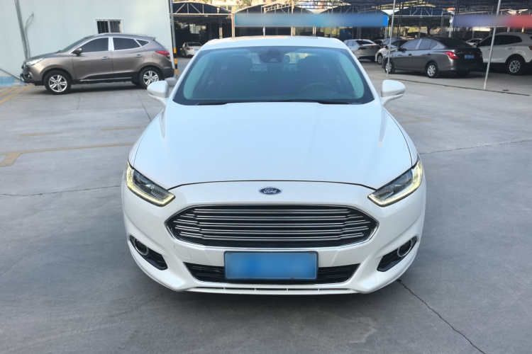 福特 蒙迪欧 2013款 2.0L GTDi240豪华运动型车身外观2