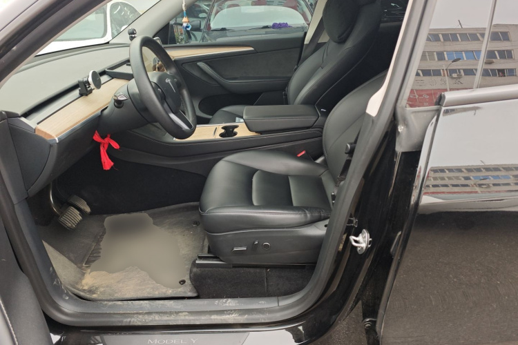 特斯拉 Model Y 2022款 改款 后轮驱动版中控内饰19