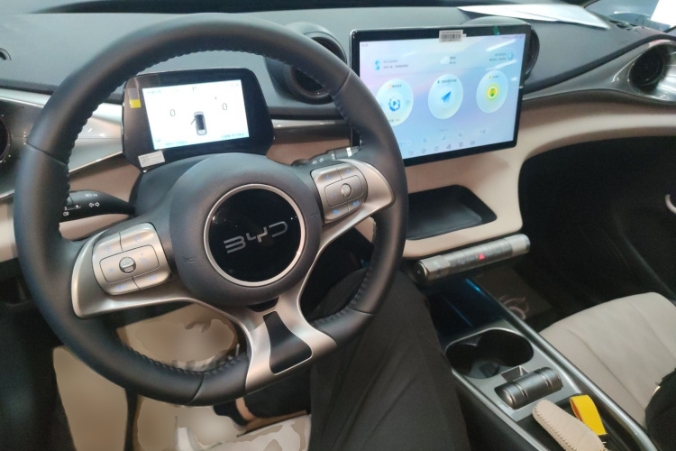 比亚迪 海豚 2024款 荣耀版 420km 时尚版中控内饰7002