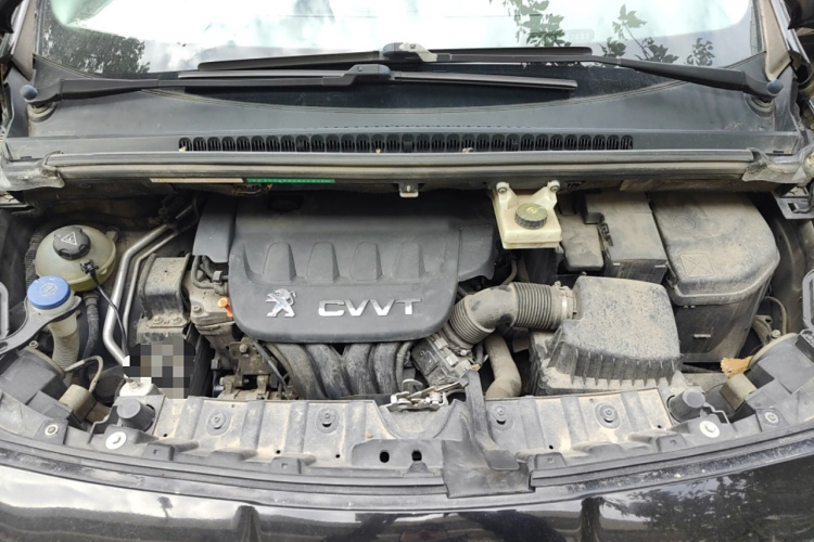 标致3008 2013款 2.0L 自动潮流版局部细节24