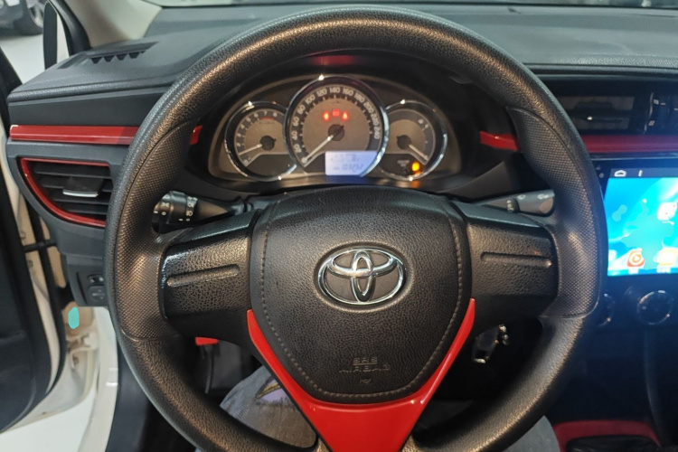 丰田 雷凌 2014款 1.6G 手动精英版中控内饰13