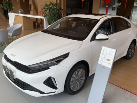 起亚K3 2024款 1.5L CVT舒适优享版