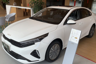 起亚K3 2024款 1.5L CVT舒适优享版