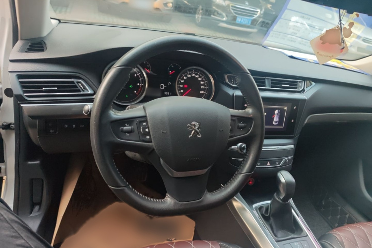 标致408 2014款 1.8L 自动豪华版局部细节13