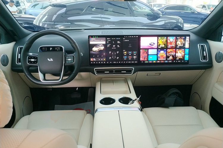 理想汽车 理想L9 2022款 Max中控内饰12
