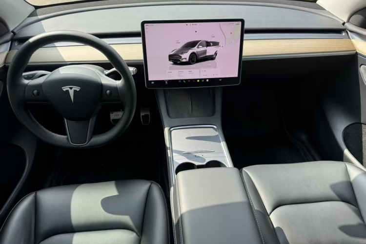 特斯拉 Model Y 2022款 后轮驱动版中控内饰12