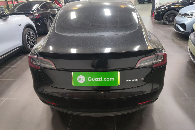 特斯拉 Model 3 2022款 后轮驱动版车身外观6