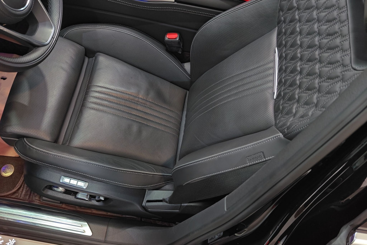 红旗H9 2020款 3.0T 智联旗畅版中控内饰19