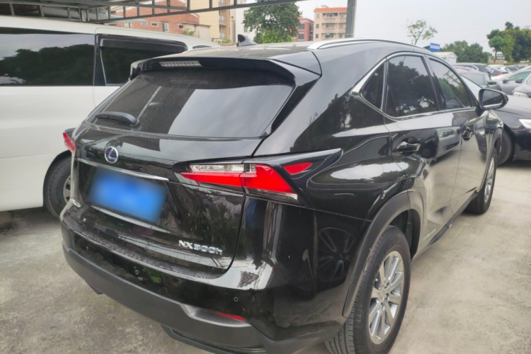 雷克萨斯NX 2015款 300h 前驱 锋尚版车身外观7