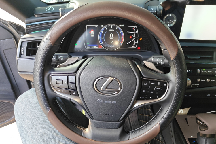 雷克萨斯ES 2024款 200 臻享版中控内饰13